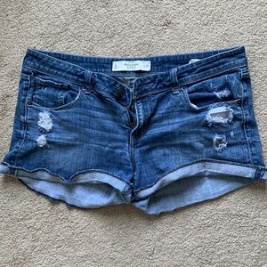 Abercrombie & Fitch low rise denim distressed shorts. Size 30/10.